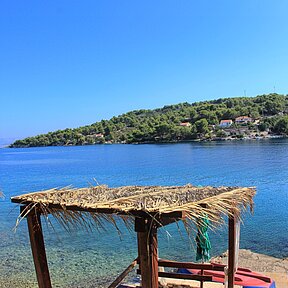 Rogac has 2 seaside restaurants