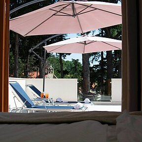 Large sun terrace on the 1st floor with seaview