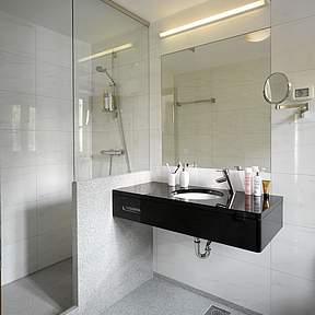 3 bathrooms ensuite