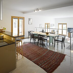 Overview kitchen and dining area