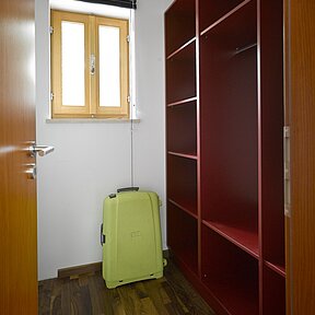 Walk-in wardrobes in 3 bedrooms