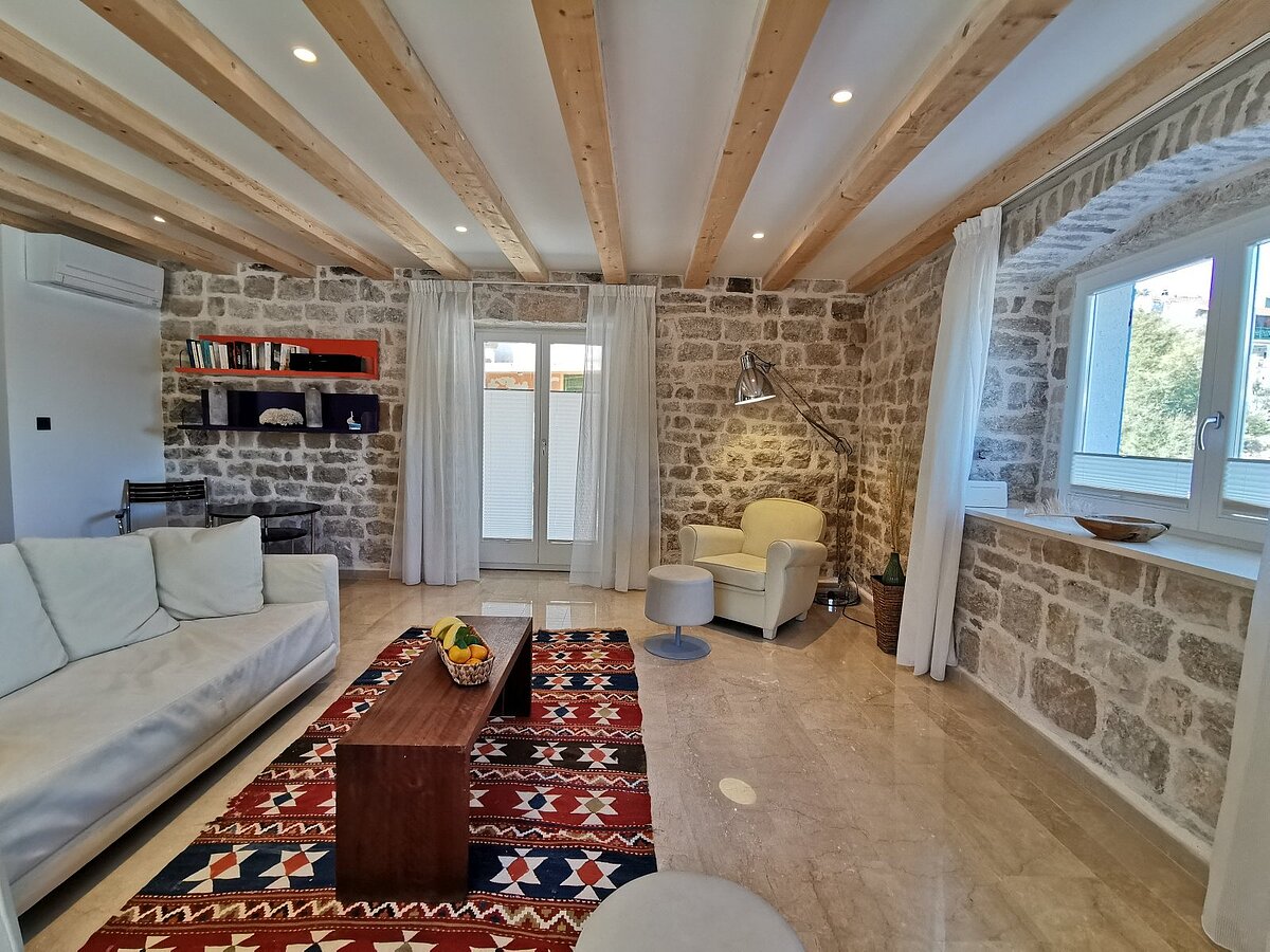 Leseecke im Wohnzimmer für den Urlaub in Kroatien