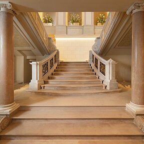 Grand staircase leading to Beletage