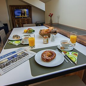 est residences studio apartments dining table